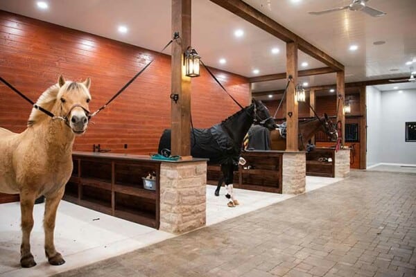 Sweetgrass grooming stalls